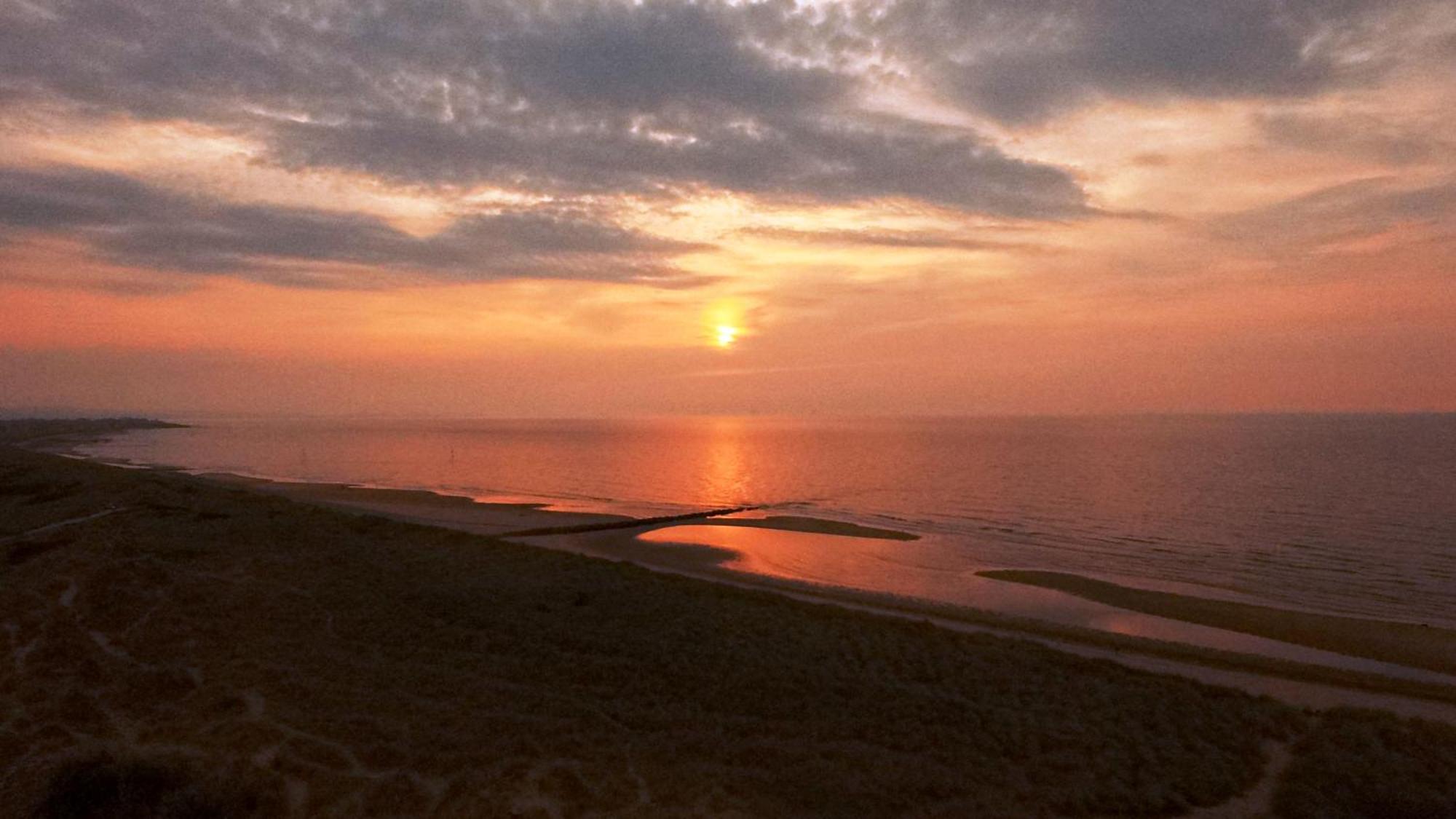 Ffrith Beach Glamping With Hot Tub Hotell Prestatyn Exteriör bild