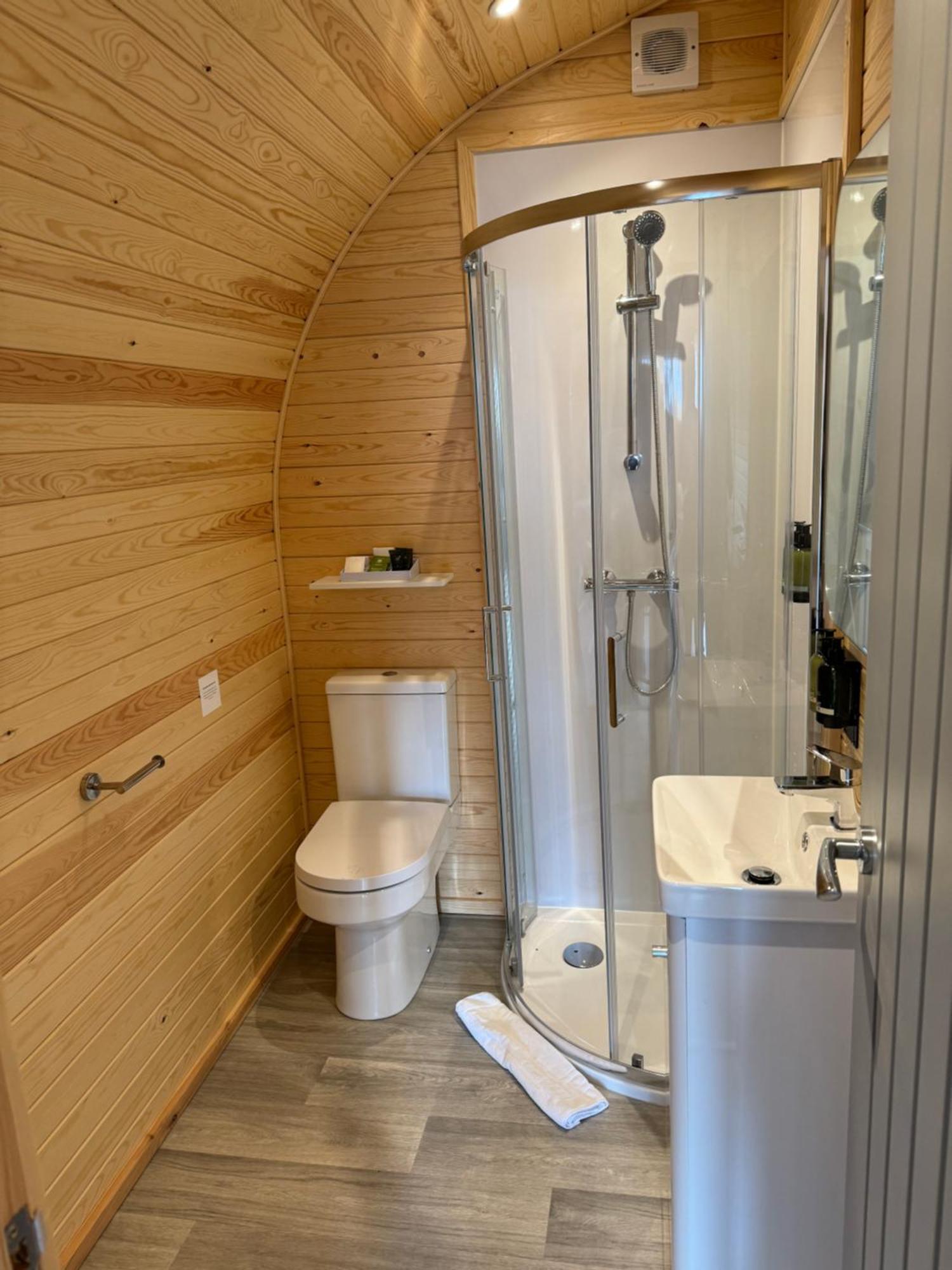 Ffrith Beach Glamping With Hot Tub Hotell Prestatyn Exteriör bild
