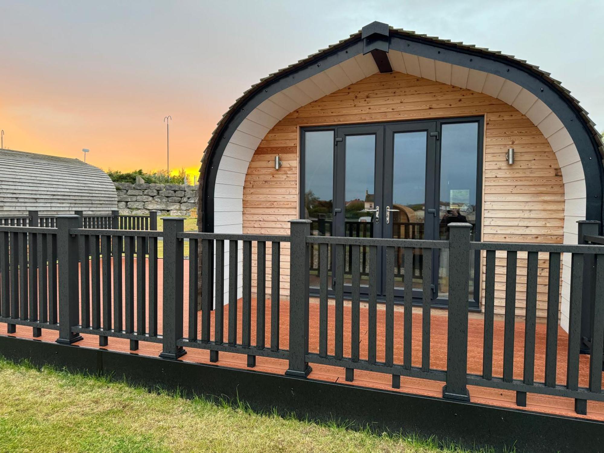Ffrith Beach Glamping With Hot Tub Hotell Prestatyn Exteriör bild